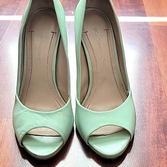 BCBG Generation peep toe pumps - Picture 2 of 9